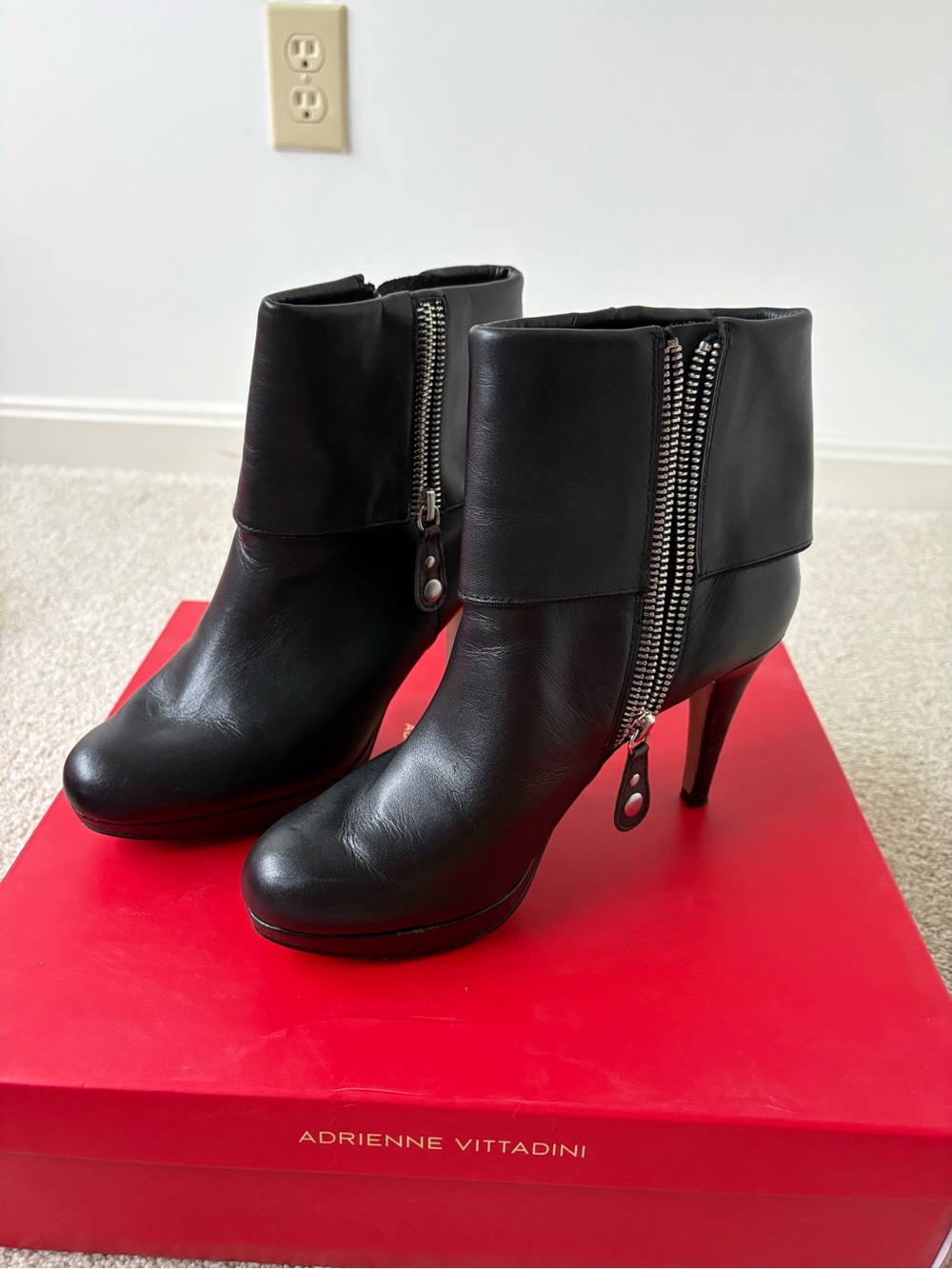 Adrienne Vittadini Black Leather Side-Zip Ankle Booties